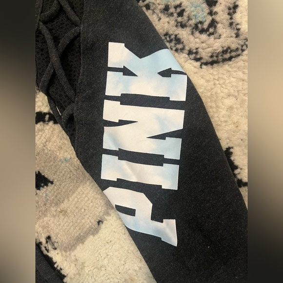 Pink Victoria's Secret Black Leggings Sleek Form-Fitting Design Sz small - Picture 4 of 6